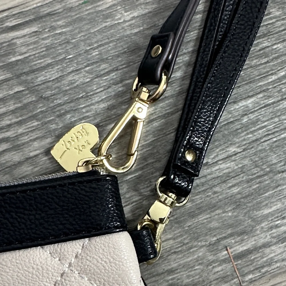 Betsey‎ Johnson Houdini Cream and Black Quilted Wristlet